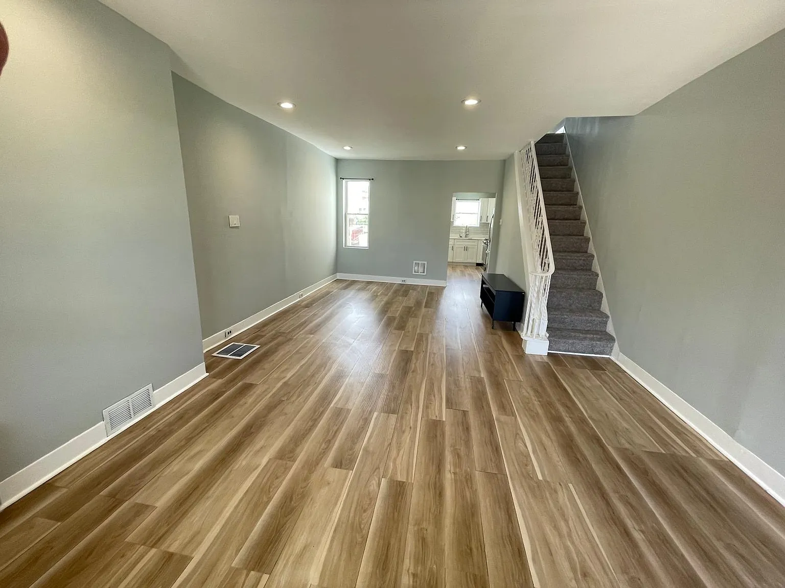 3 bed, 1240 sqft, $1,699 — Photo 2