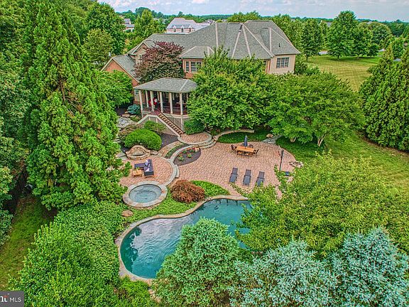 3rd image of 41031 Grenata Preserve Pl