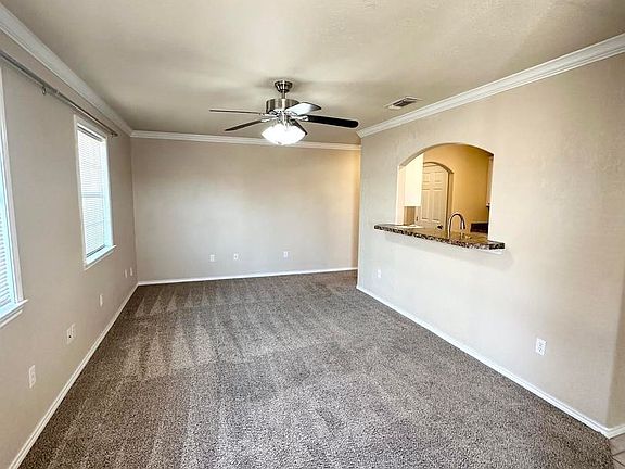 2nd image of 410 W Pine Ave