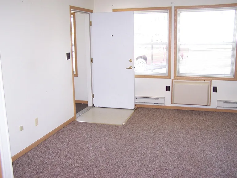 603 N Mayflower Ct — Photo 8
