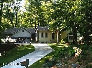 11173 Bridlewood Trl, Berrien Springs, MI 49103
