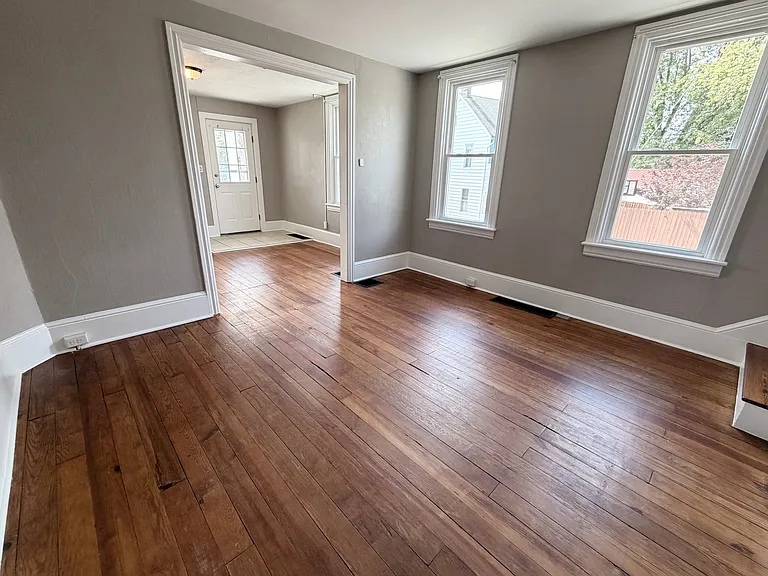 305 N Franklin St — Photo 3