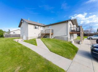 1901 52nd Ave #1, Lloydminster, AB T9V3K8