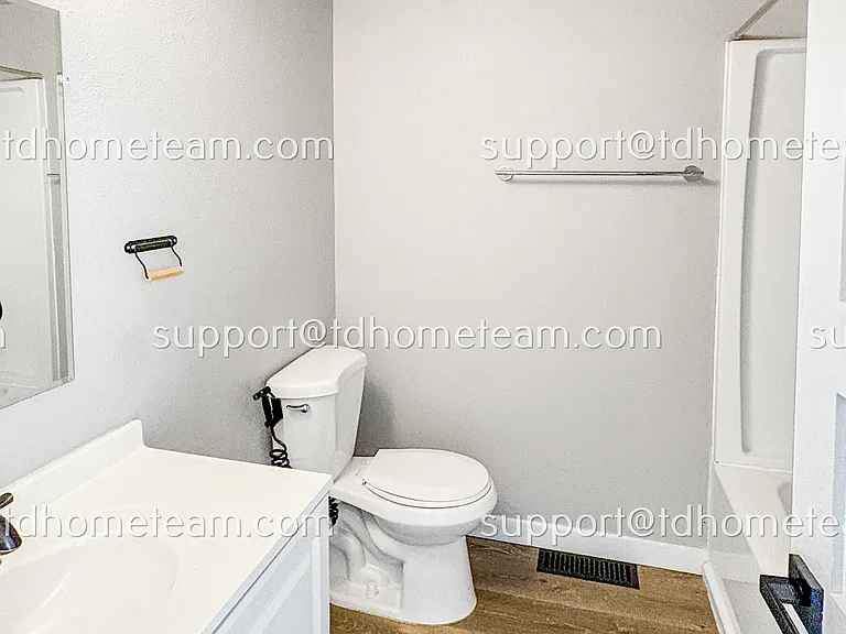 405 Maple Ave NW — Photo 12