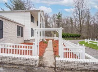 4332 Old Forge Dr, Fort Gratiot, MI 48059