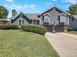 1133 SW Huntington Dr, Blue Springs, MO 64015