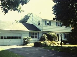 817 Mountain Laurel Rd, Fairfield, CT 06430