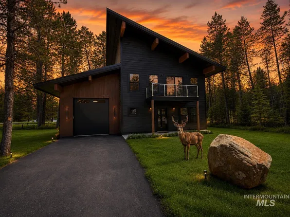 12910 Dawn Dr, Donnelly, ID 83615
