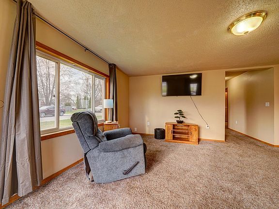 4th image of 331 Walnut St