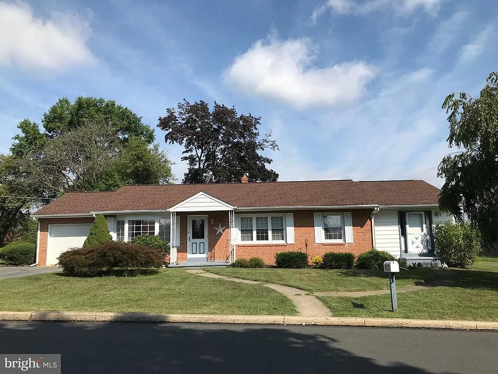 713 Lobelia Ave photo 1