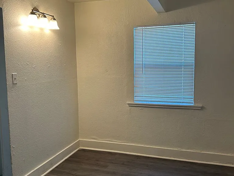 2540-2548 Crosby Way — Photo 7