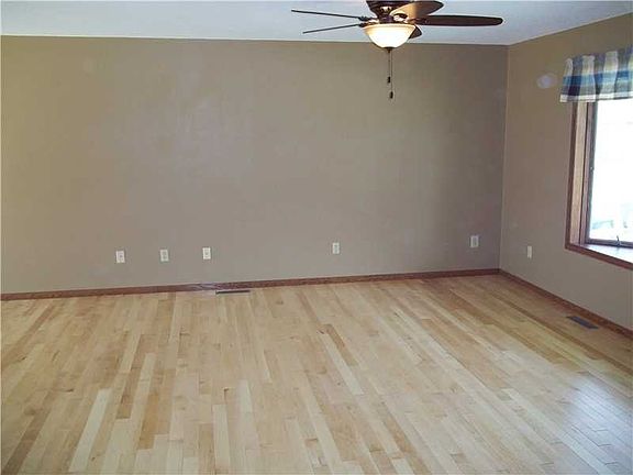 5th image of 1025 Western Ave
