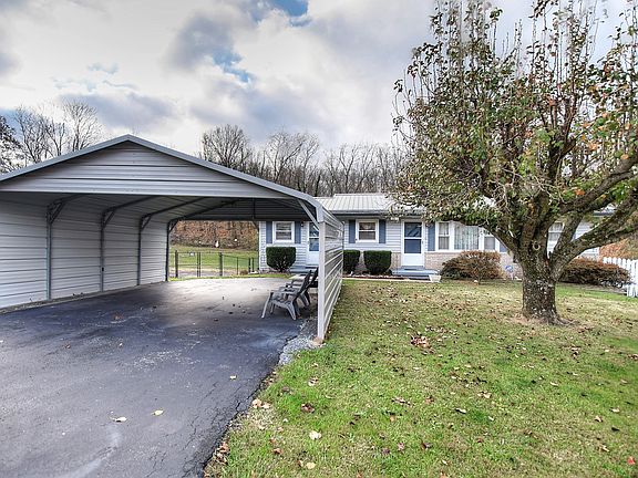 3rd image of 2417 E Lakeview Dr
