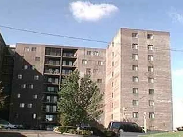 5600 Munhall Rd APT 401, Pittsburgh, PA 15217