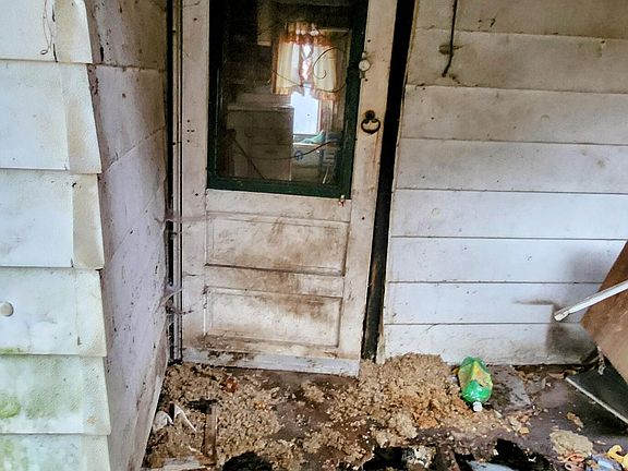4th image of 1724 Plimpton Ave