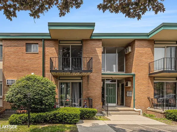 1890 Axtell Dr APT 5, Troy, MI 48084
