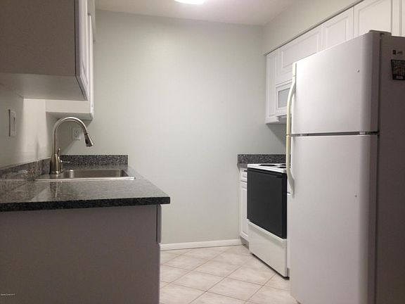 3rd image of 190 E Olmstead Dr #7