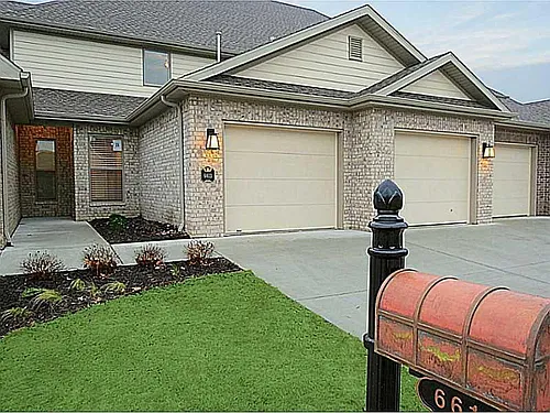 6613 W Valley View Rd Photo 1