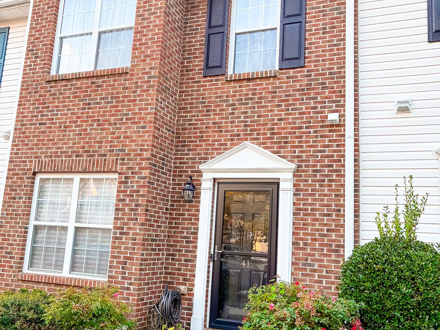 41 Edgebrook Cir — Photo 1
