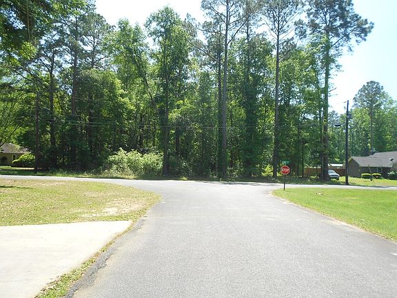 4th image of 508 Patricia Dr