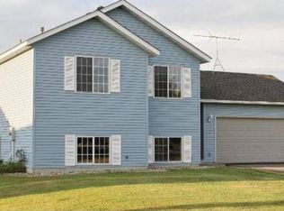 1291 Parkside Ln, Waconia, MN 55387