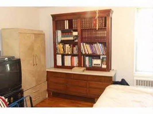 Sold by Superior Realty Service | media 7
