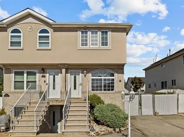115 Salamander Ct, Staten Island, NY 10309