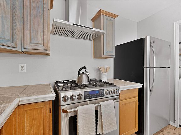 4th image of 4892 Turquoise Dr NE