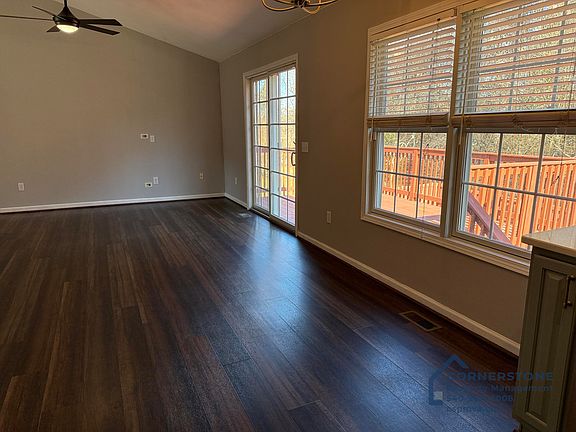 4th image of 2339 Oakleaf Dr NW