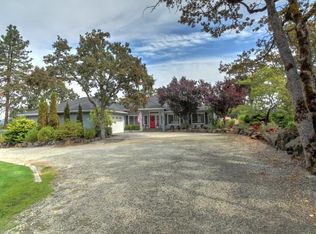 221 Sierra Dr, Eagle Pt, OR 97524