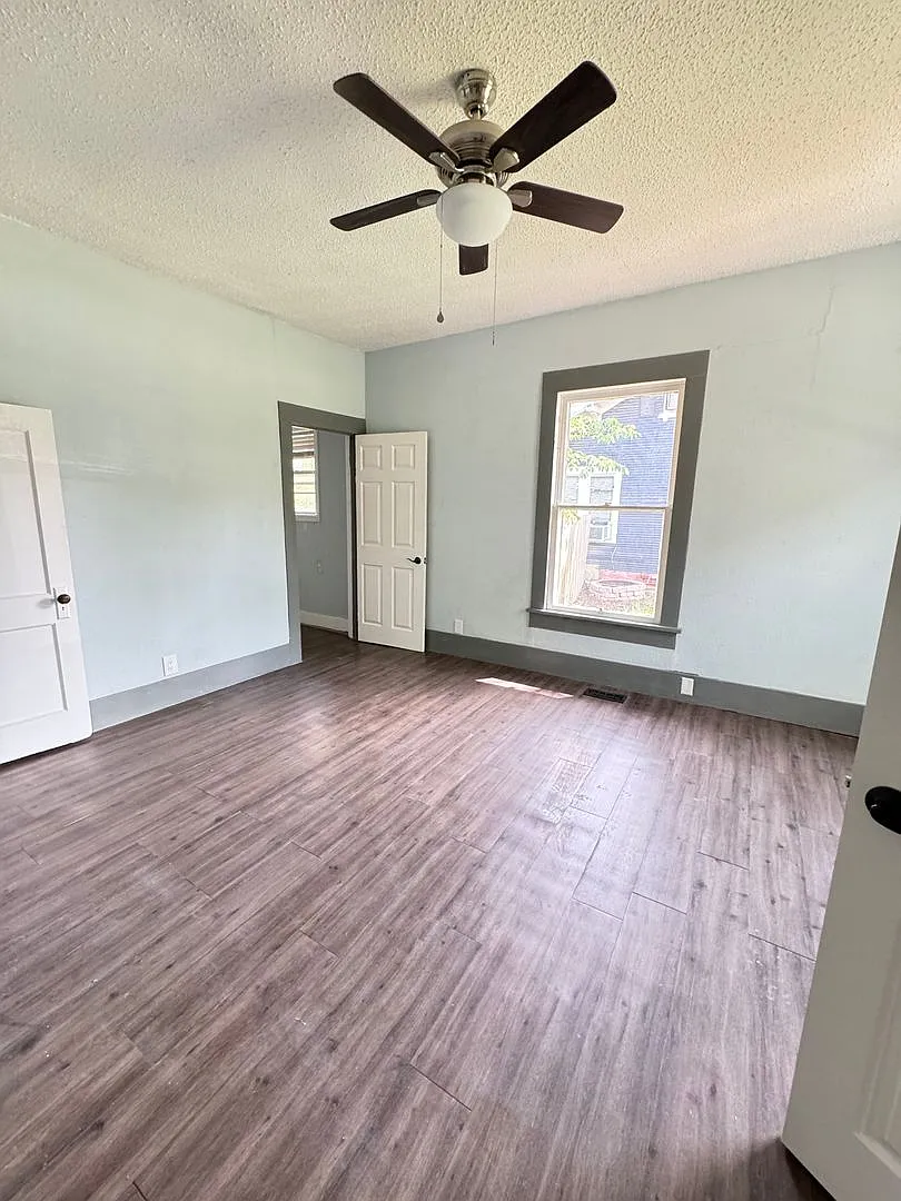 Two Bed Two Bath Rental — Photo 4