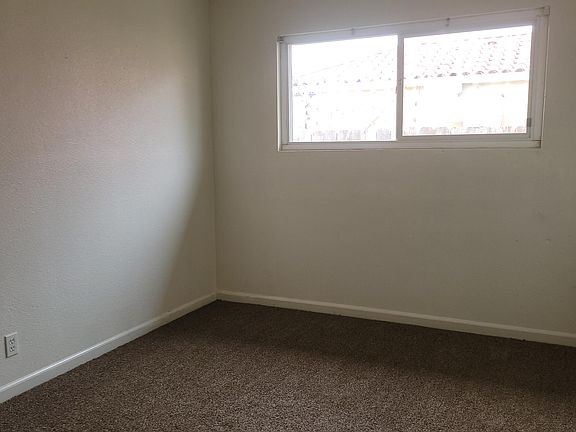 4th image of 631 W Hedges Ave #A