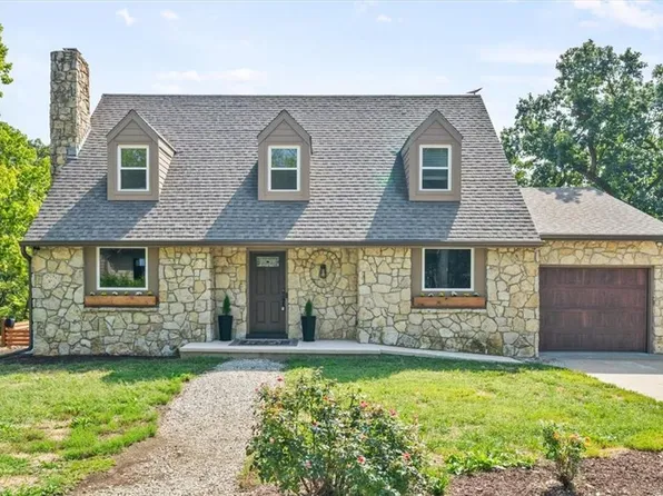 1409 N 650th Rd, Lawrence, KS 66046