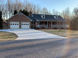 5009 Roberson Farm Rd, Kernersville, NC 27284