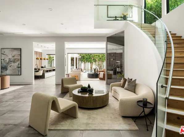 833 N Cherokee Ave, Los Angeles, CA 90038