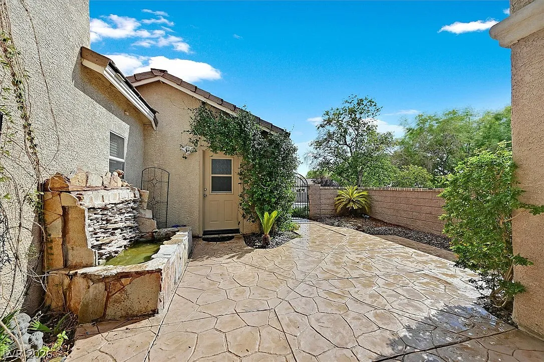 6 bed, 4.0 bath, 2970 sqft, $3,800 — Photo 4