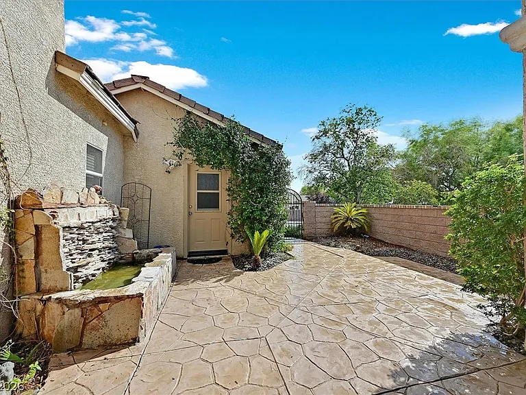 2282 Tedesca Dr — Photo 4