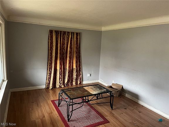 5th image of 316 E 246th St