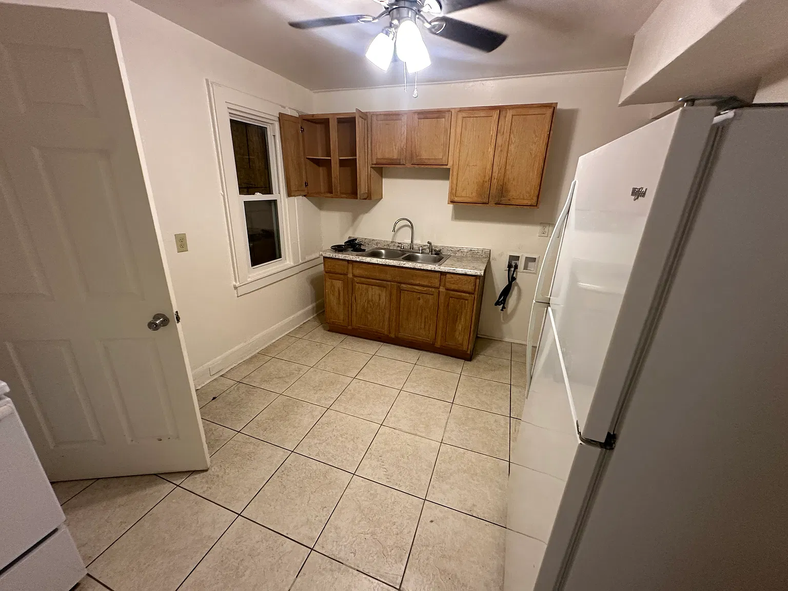2 bed, 1250 sqft, $1,435 — Photo 3