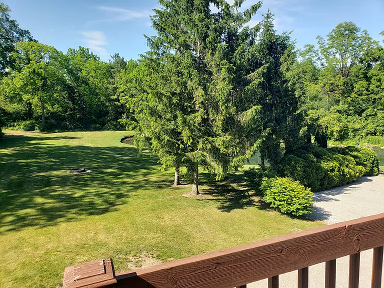 305 Judd Rd — Photo 10