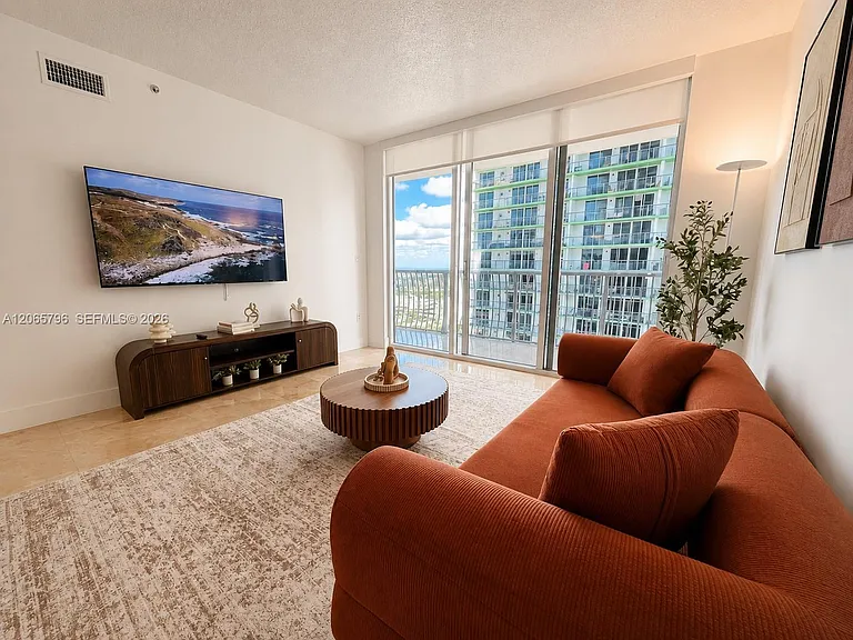 1750 N Bayshore Dr #2809 — Photo 3