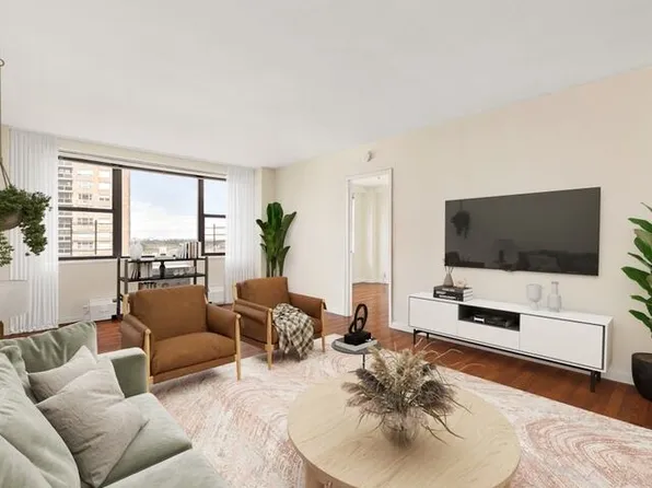 104-20 Queens Boulevard image 1 of 25