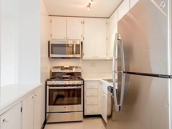 4th image of 330 E 39th St APT 31H