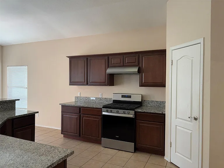 11501 Knapple Cv — Photo 8