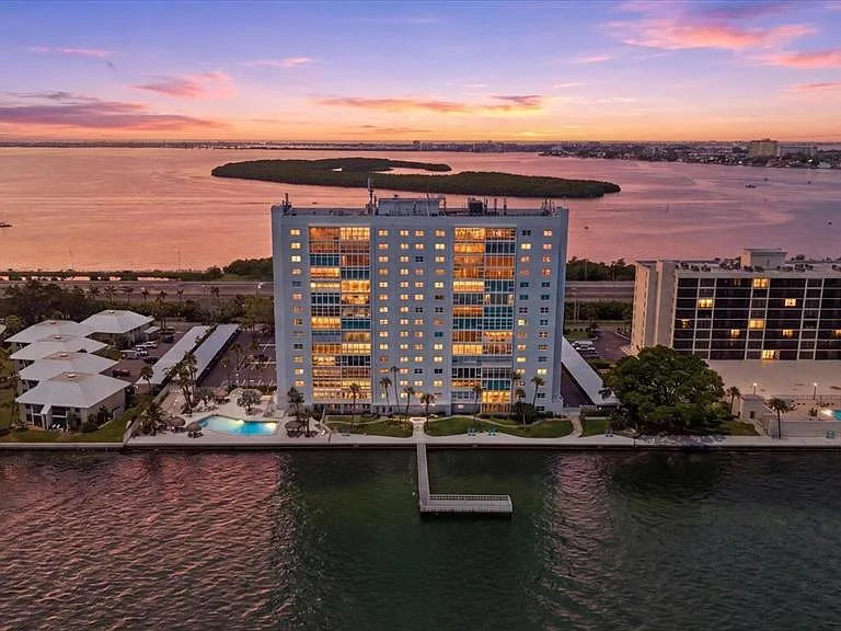 7200 Sunshine Skyway Ln S #6G — Photo 1