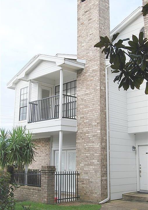 1st image of 1620 Wellington Pl APT 306