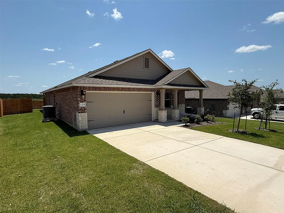 229 Creekfall Rd