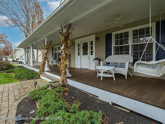 4th image of 429 Lake Barnegat Dr N