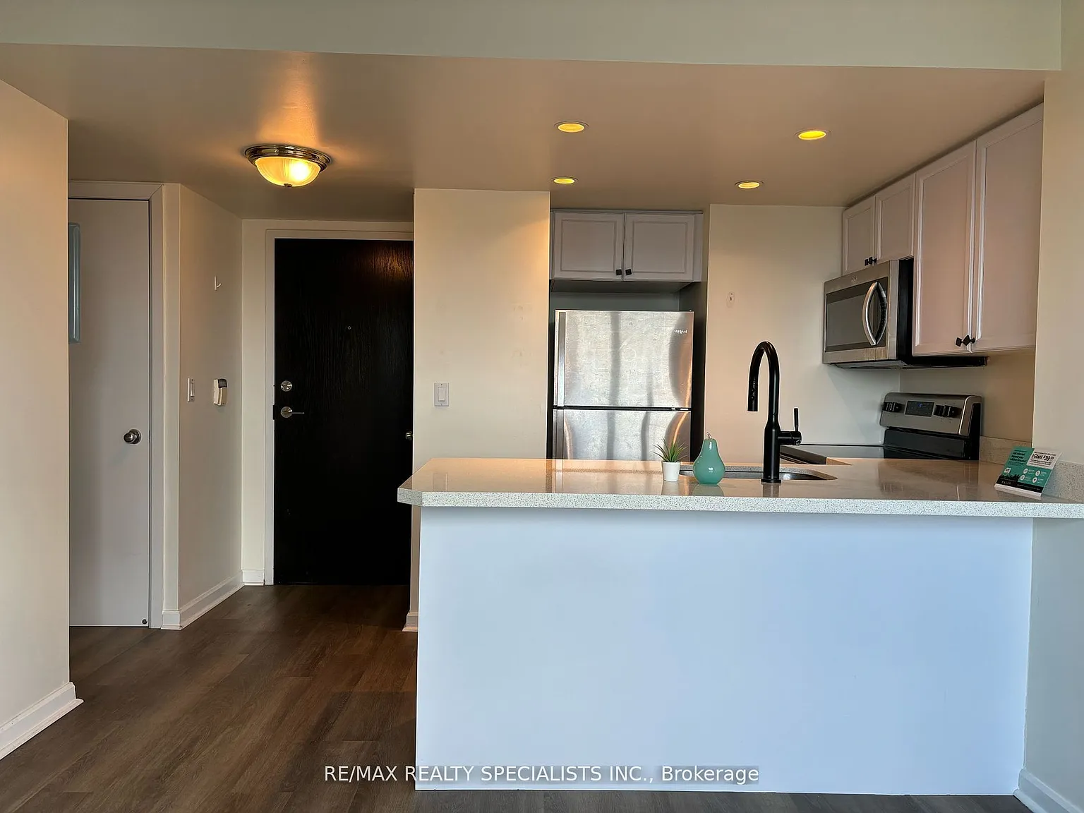 1 bed, $2,300 — Photo 3