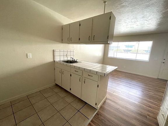 4th image of 351 Dela Vina Ave #4